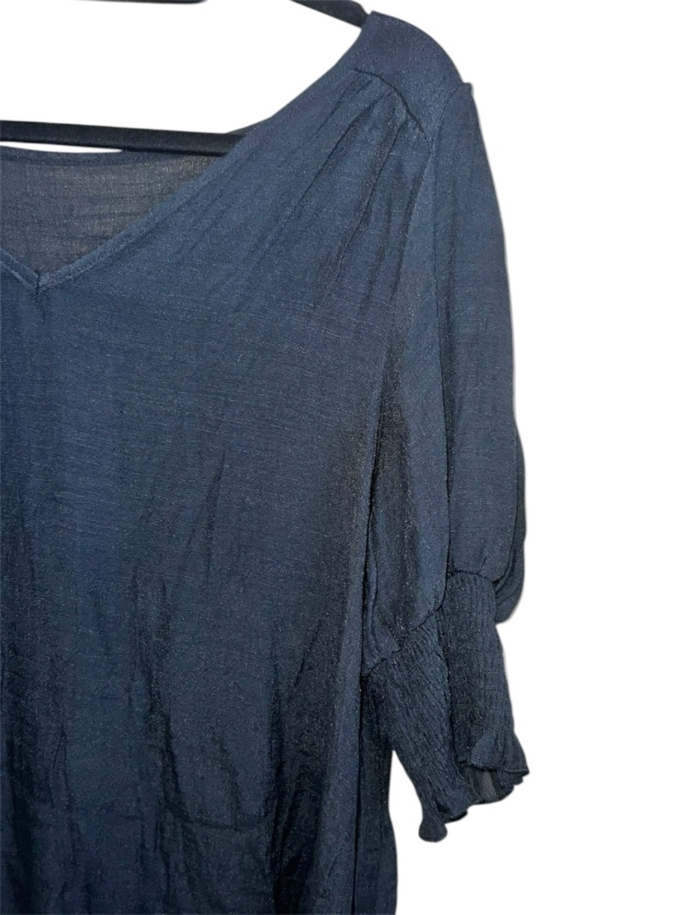 𝐒𝐇𝐄𝐈𝐍 𝐂𝐔𝐑𝐕𝐄 | BLACK SHEER V-NECK TOP - Picture 2 of 6